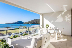 Aura 3 Spectacular Beachside Views